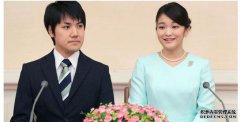 女记者半掩口罩狂追，准驸马扎马尾小辫