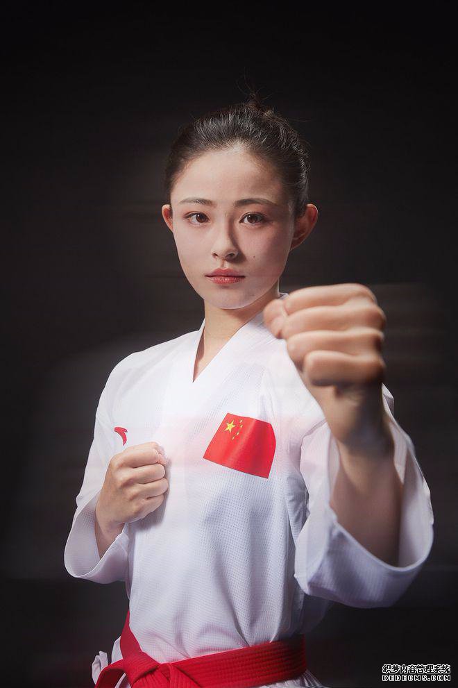 空手道女神为拿奥运铜牌道歉：让大家失望了 对