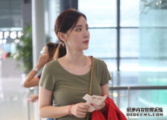 张萌一家现身机场，3岁女儿罕露正脸