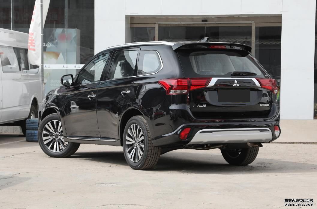 花20左右万买SUV，建议选四驱车型，这三款不但耐用，自驾游也行