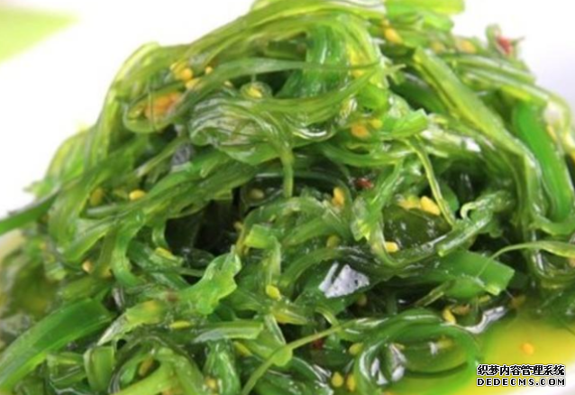 花生是骨质疏松的发物？建议：想要养骨，尽量少碰这“2绿”