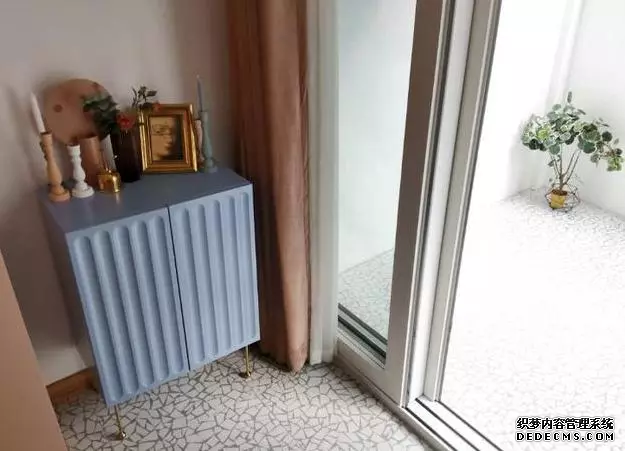 50㎡一字型公寓，玄关鞋柜可做电视墙，超经典的简约一居室