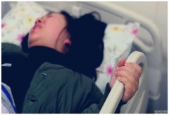 剖腹产的女性，产后若不想疤痕增生，这