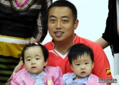 刘国梁的冠军家庭，7岁女儿高尔夫球世界