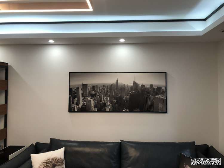夫妻的70㎡两居，阳台改U型厨房，变身两房两厅，简约小家真清新
