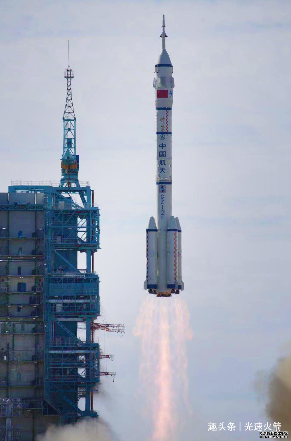 一年55枚，完美收官，2021中国航天火箭发射数量创新高，力压美俄