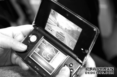 手機業“生無可戀”祼眼3D來救市