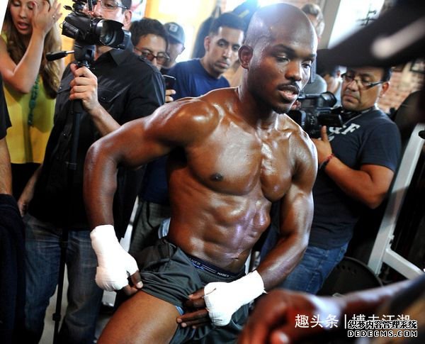 梅威瑟、帕奎奥之后的霸主之争！布拉德利指责斯彭斯回避克劳福德