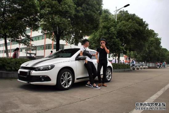 身披法拉利脚着保时捷，是什么让这台尚酷如此