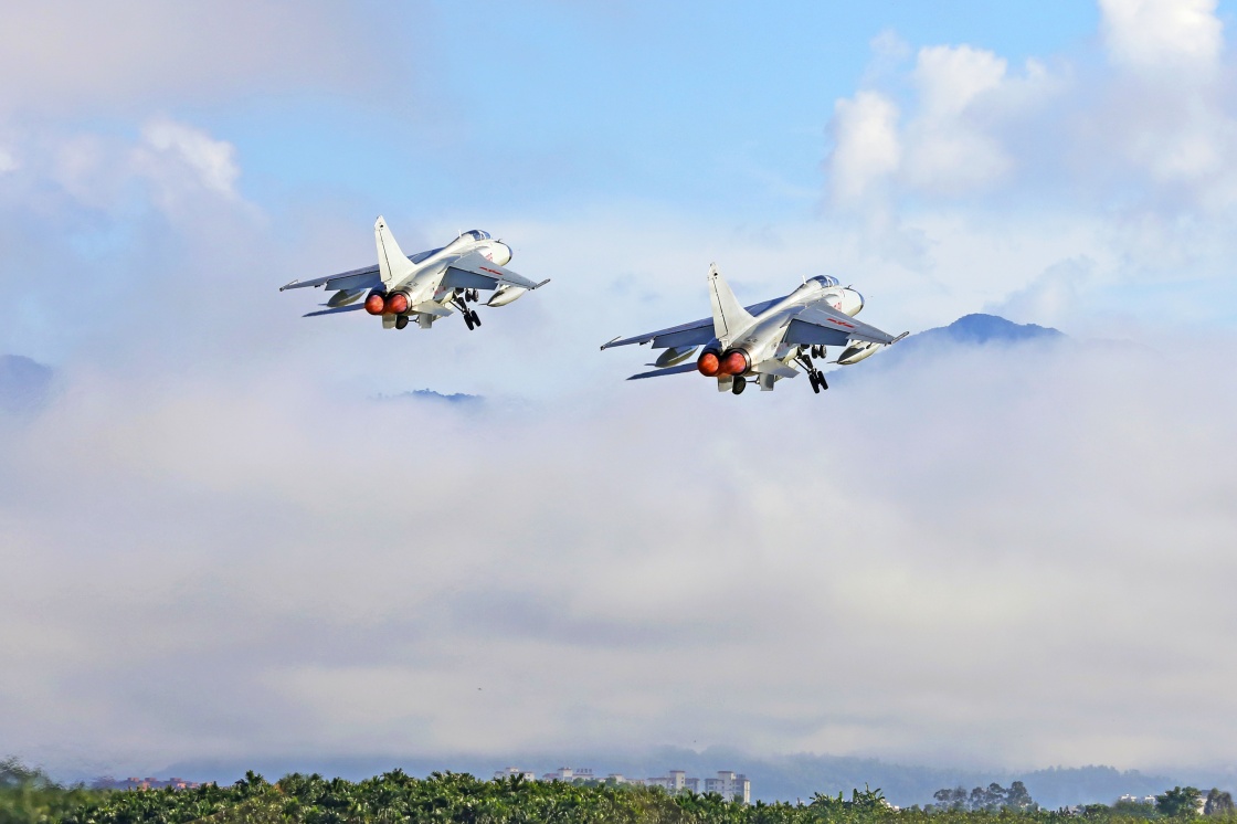 寫在人民海軍成立73周年之際︰＂錨＂定忠誠 ＂艦＂證