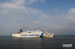 163海里，他们穿梭海峡“越走越近”（