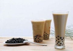 吓得我赶紧嘬了一口手中的奶茶