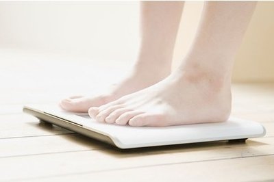 人到中年容易发胖应该如何控制体重
