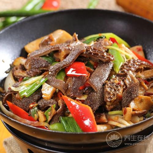 医生提醒：血管堵的人，这4种食物要少碰！