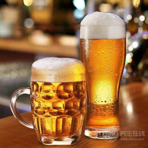 医生提醒：血管堵的人，这4种食物要少碰！