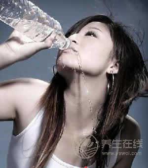 喝千滚水易中毒 六种错误喝水方式减寿致命
